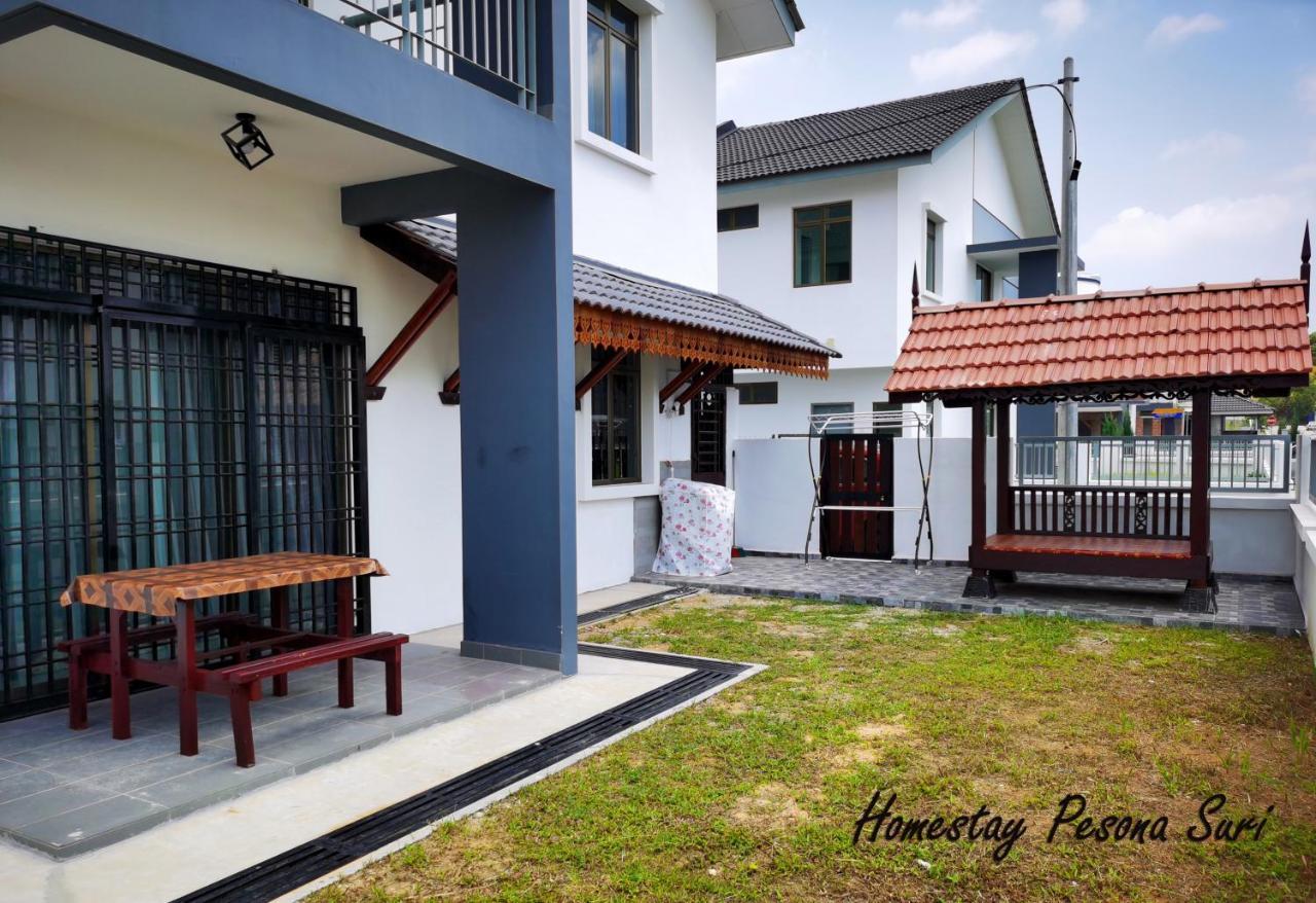 Pesona Suri Homestay 바투 파핫 외부 사진