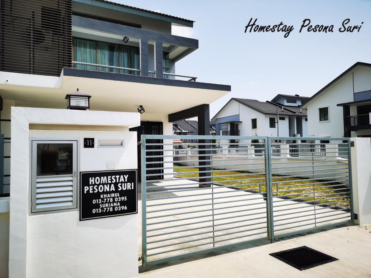 Pesona Suri Homestay 바투 파핫 외부 사진