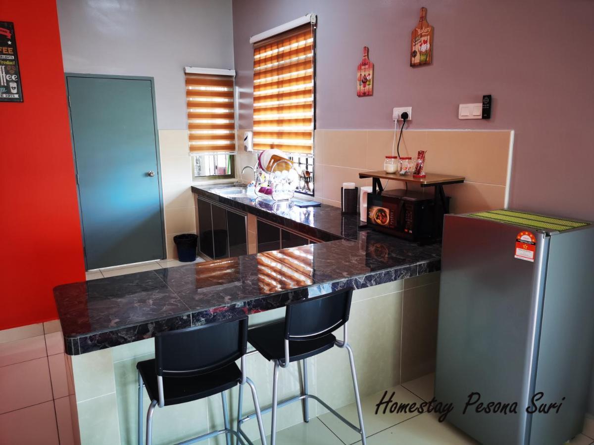 Pesona Suri Homestay 바투 파핫 외부 사진