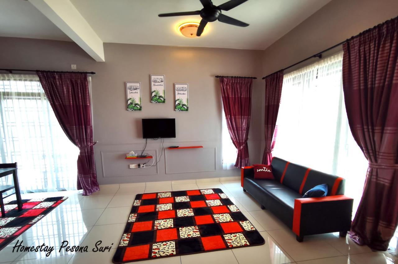 Pesona Suri Homestay 바투 파핫 외부 사진