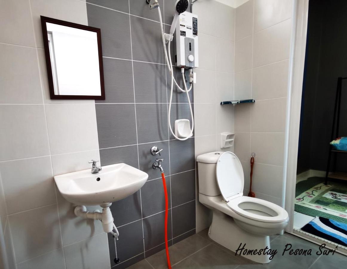 Pesona Suri Homestay 바투 파핫 외부 사진