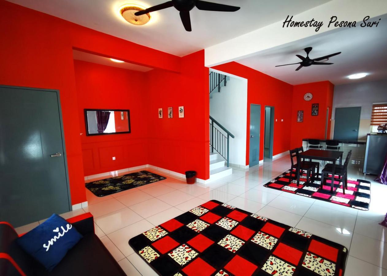 Pesona Suri Homestay 바투 파핫 외부 사진