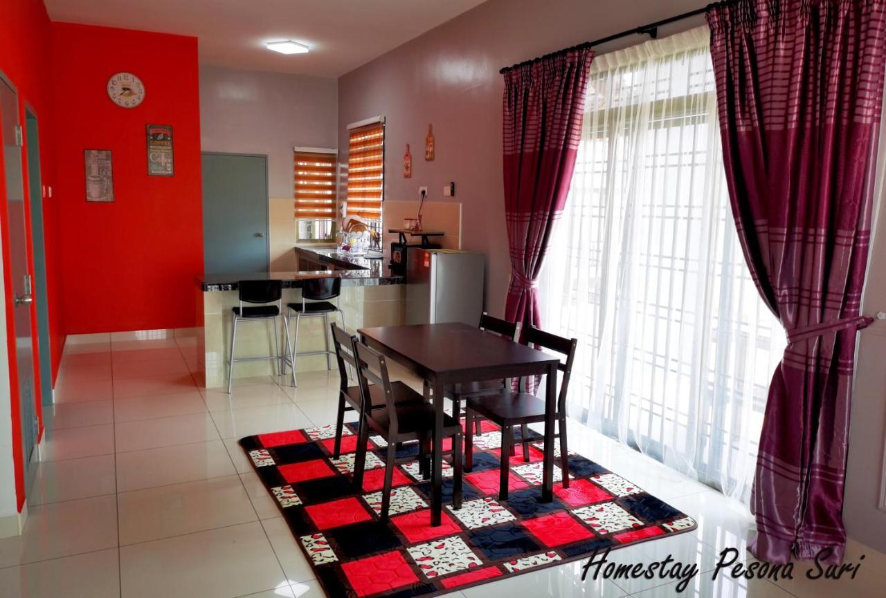 Pesona Suri Homestay 바투 파핫 외부 사진